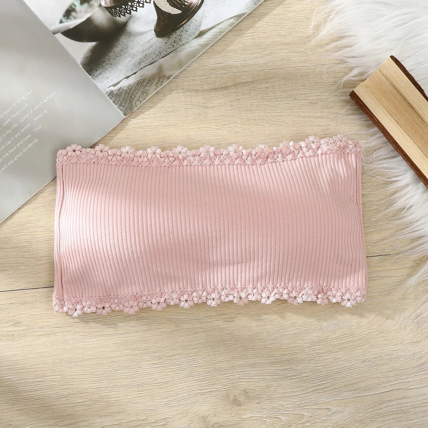 Sweet Lace Strapless Bra Non-slip Camisole for Girls Soft Invisible Beautiful Back Shockproof Vest Lingerie Versatile Underwear
