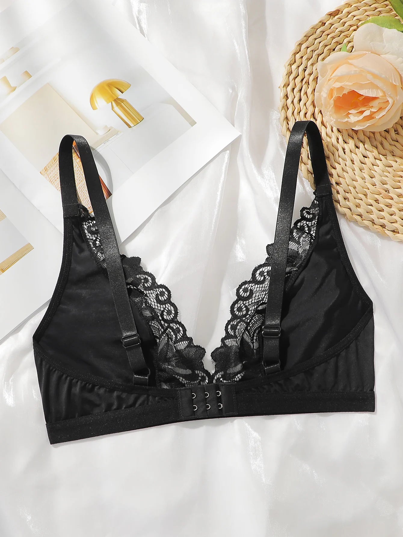 Sexy Lace Bras For Women No underwire Deep V Low Cut Push Up Bra Smooth Comfort Elastic ingerie Thin Breathable Underwear