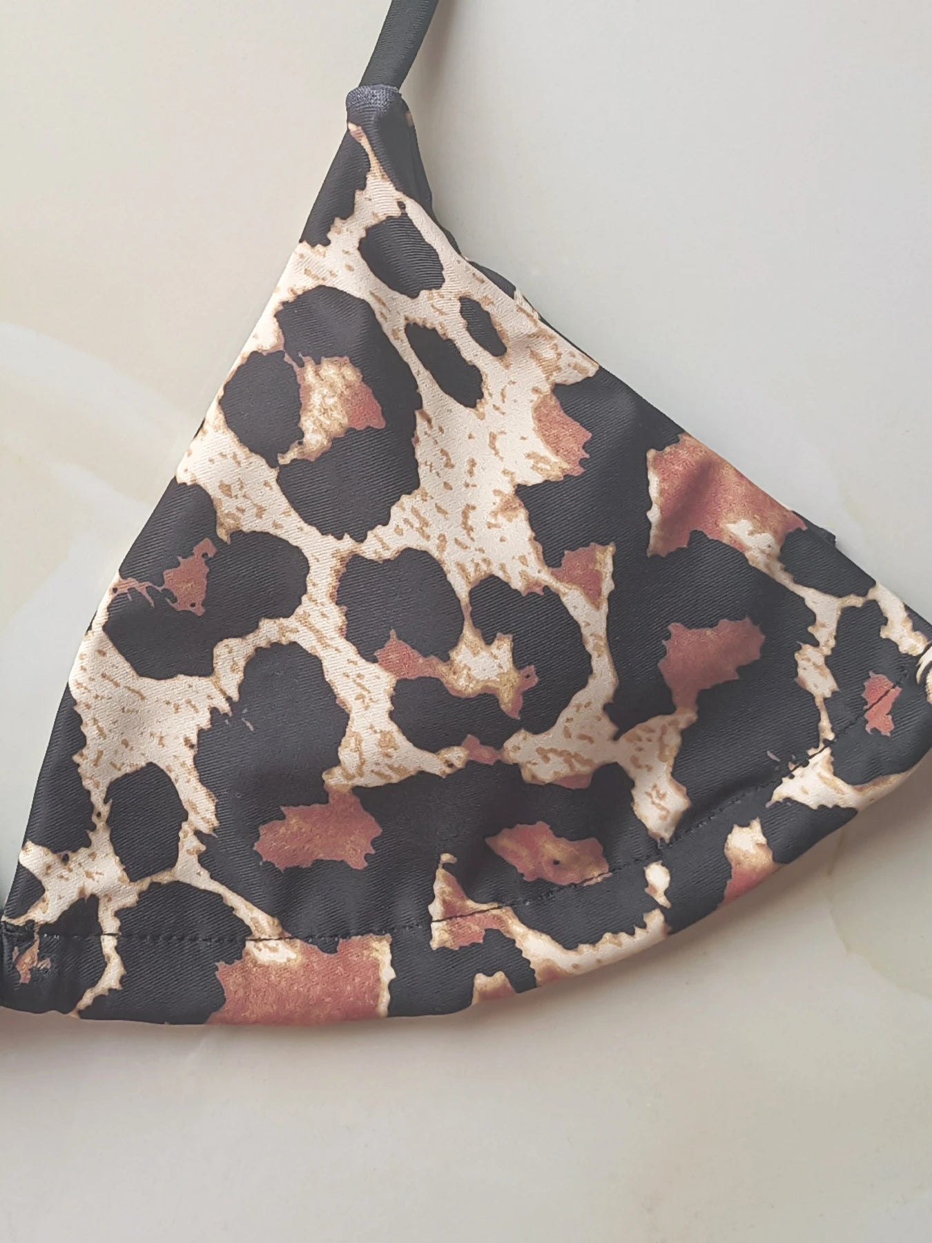 Ladies' leopard print contrasting bikini set comfortable colored lace up swimsuit perfect bikini suitable for beaches and swim
