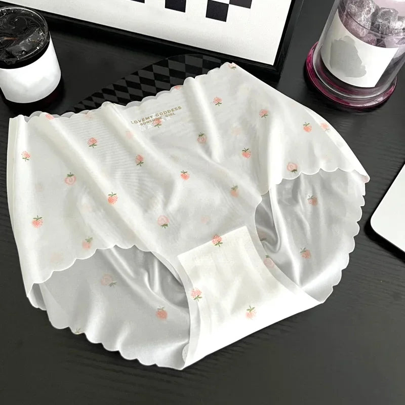Cute Ice Silk Seamless Panties Summer Ultra-thin Briefs Strawberry Print Breathable Women Underpants Soft Lingerie Panties