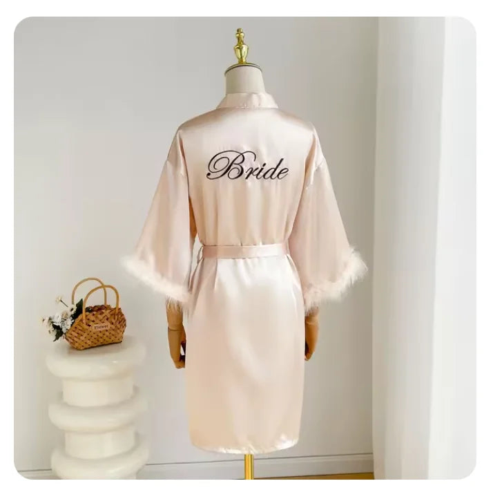 White Bride Wedding Robe with Feathers Women Satin Peignoir Sexy Bridesmids Kimono Gowns Short Bathrobe Bridal Intimate Lingerie