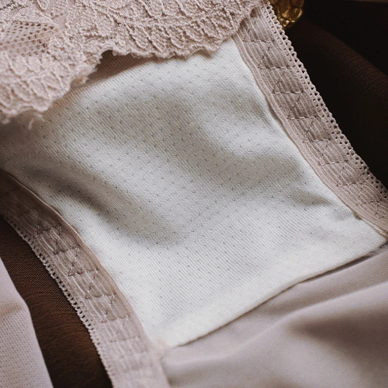 Women Luxury Lace Exquisite Sexy Mesh Transparent Satin Panties Elasticity Breathable Middle Waist Underwear Embroidery Breifs