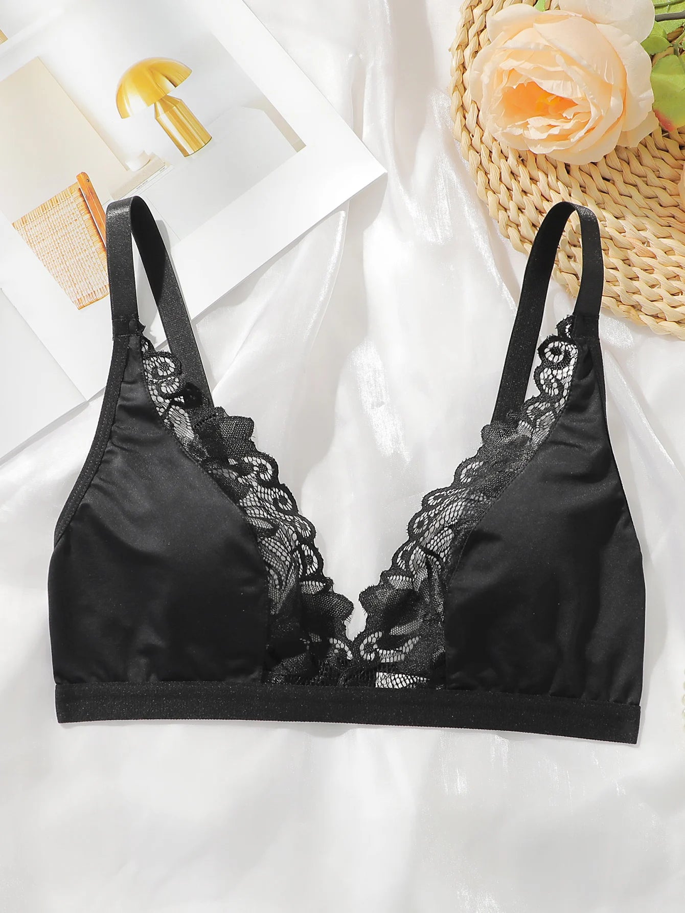 Sexy Lace Bras For Women No underwire Deep V Low Cut Push Up Bra Smooth Comfort Elastic ingerie Thin Breathable Underwear