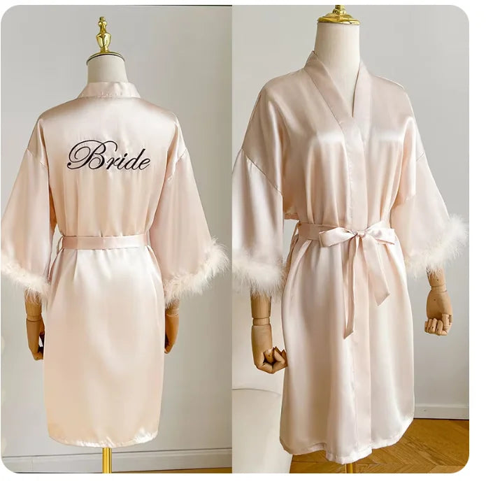 White Bride Wedding Robe with Feathers Women Satin Peignoir Sexy Bridesmids Kimono Gowns Short Bathrobe Bridal Intimate Lingerie