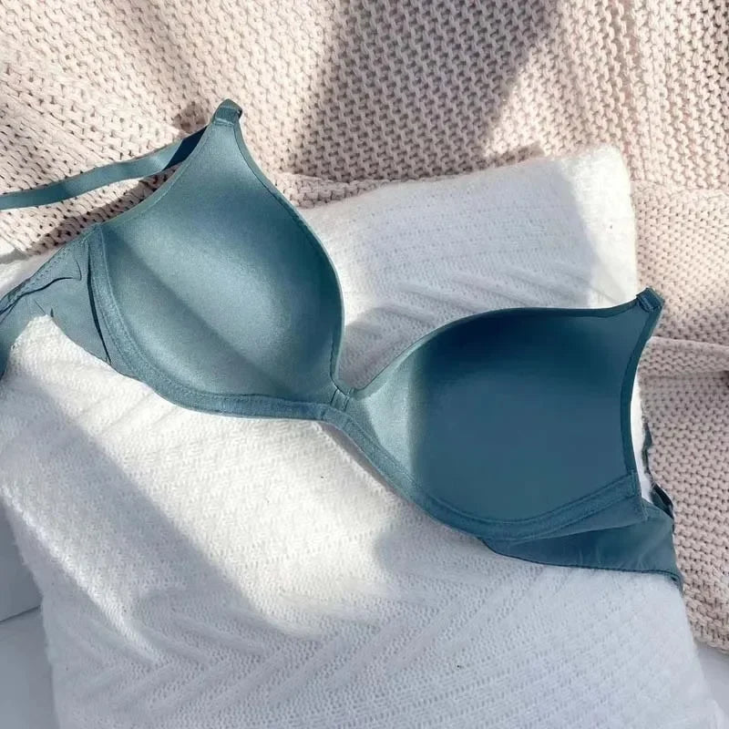Japanese One-piece Smooth Girl Seamless Small Push Up Bra Thin Cup Without Underwire Sleep Bra 3/4 Cup Bralette Top Brassiere
